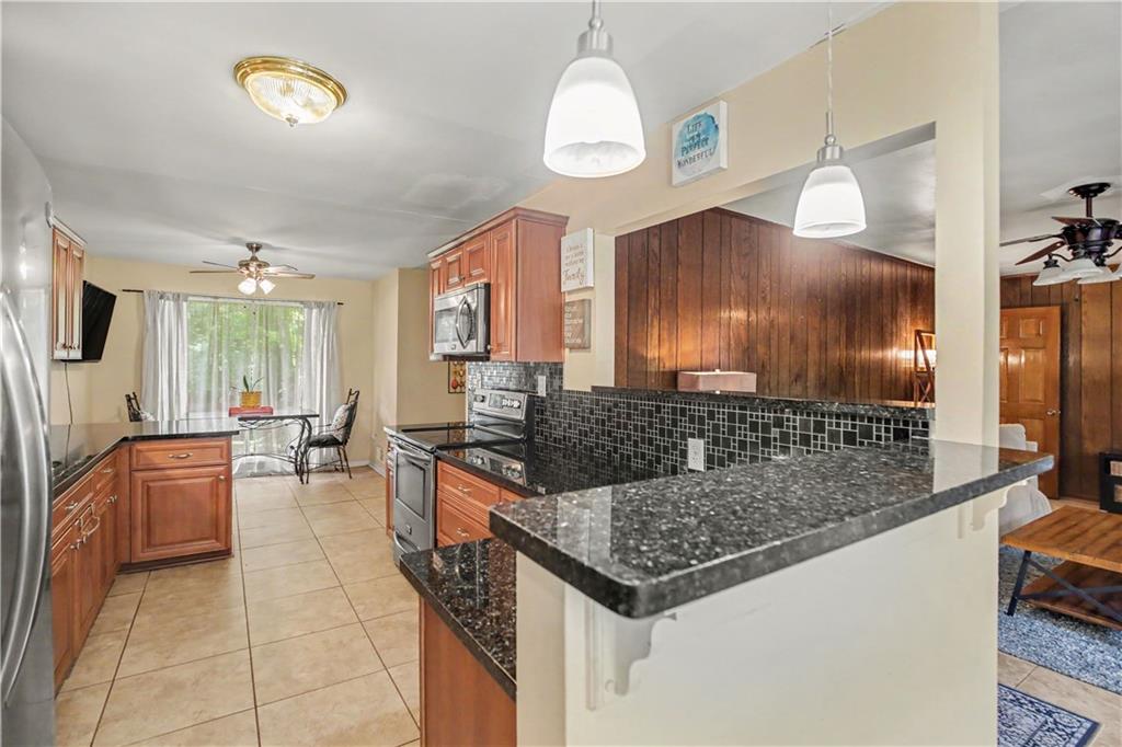 779 Pinehurst Drive Property Photo 7