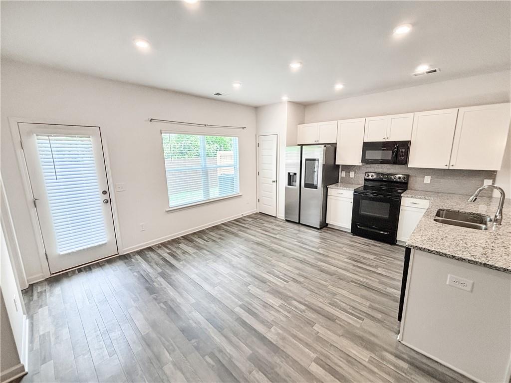 5784 Silver Lake Drive Property Photo 4