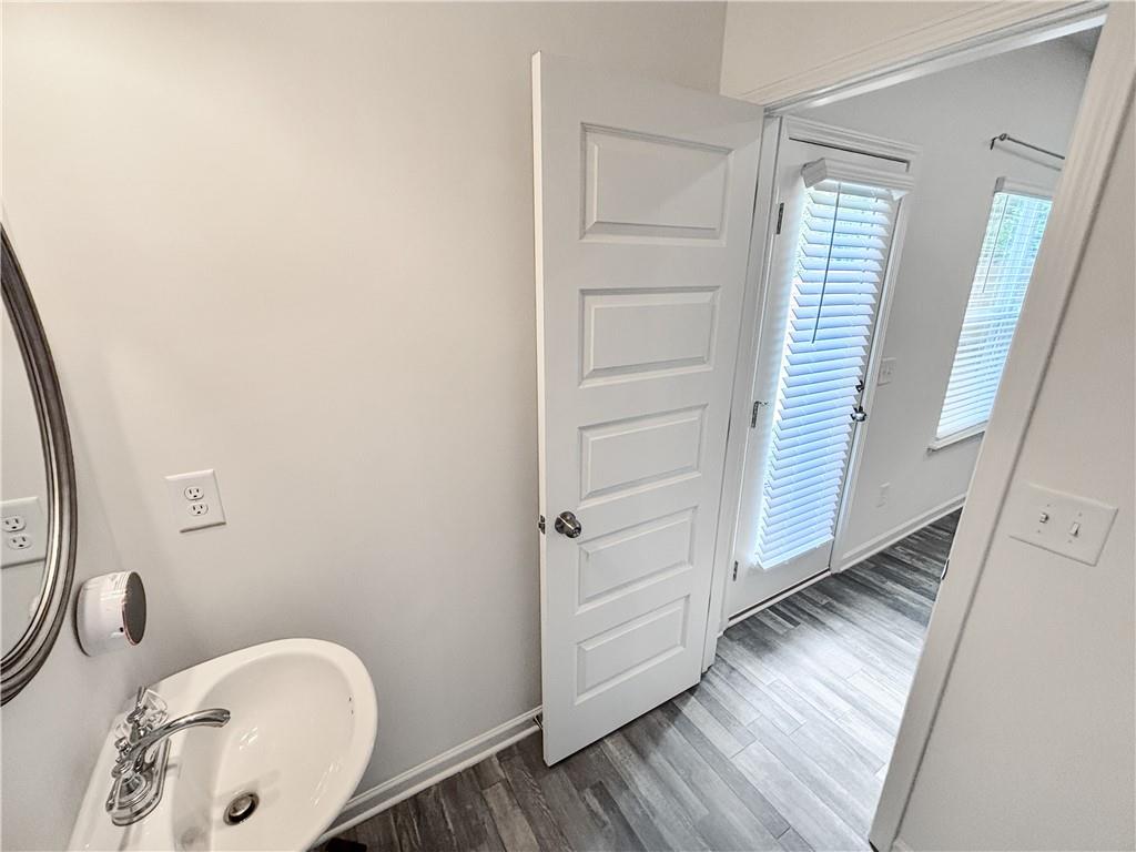 5784 Silver Lake Drive Property Photo 7
