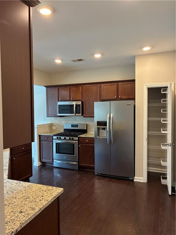 1335a Hampton Oaks Drive Property Photo 3