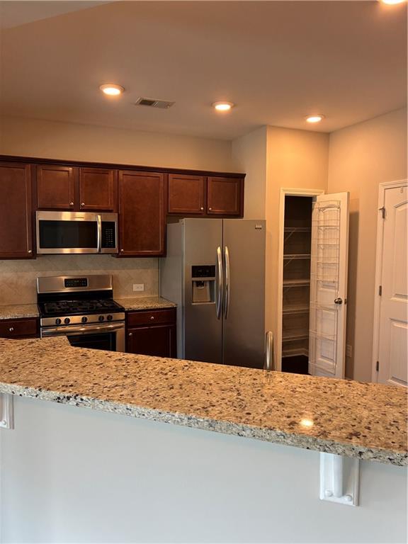 1335a Hampton Oaks Drive Property Photo 4