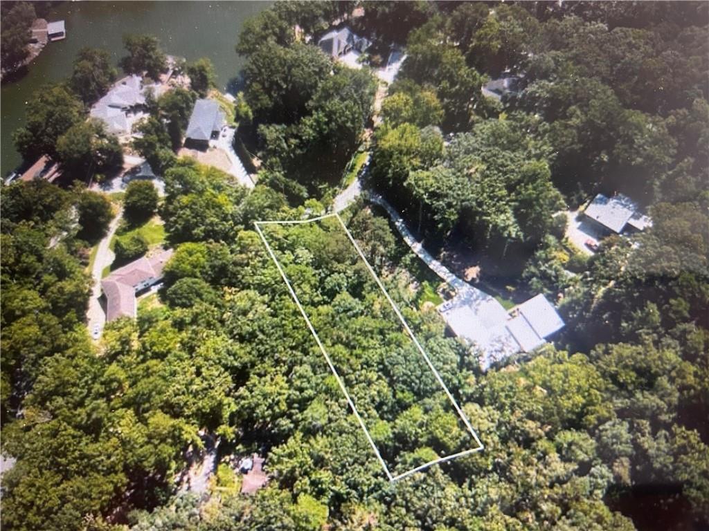 125 Lakeshore Drive