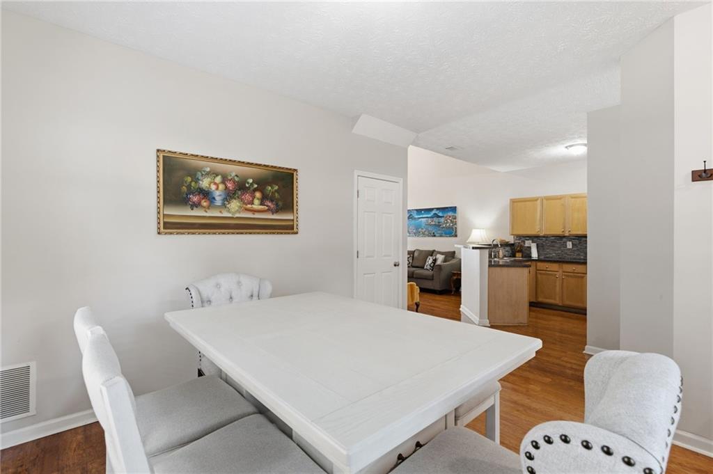 5009 Timber Hills Drive Property Photo 6
