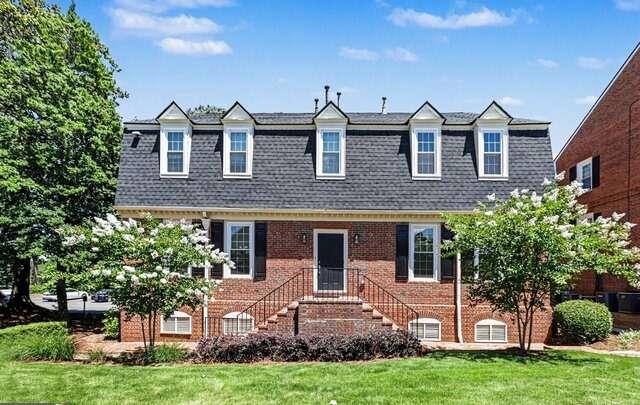 8375 Dunwoody Place Property Photo 2
