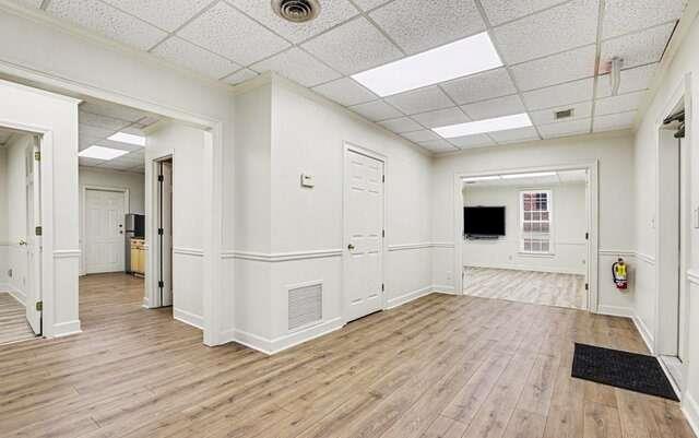 8375 Dunwoody Place Property Photo 7