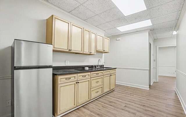 8375 Dunwoody Place Property Photo 11