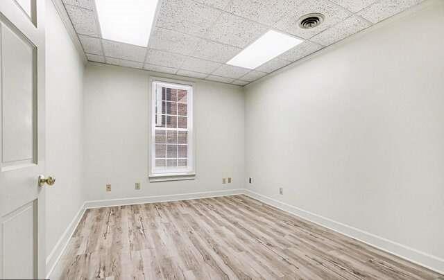 8375 Dunwoody Place Property Photo 18