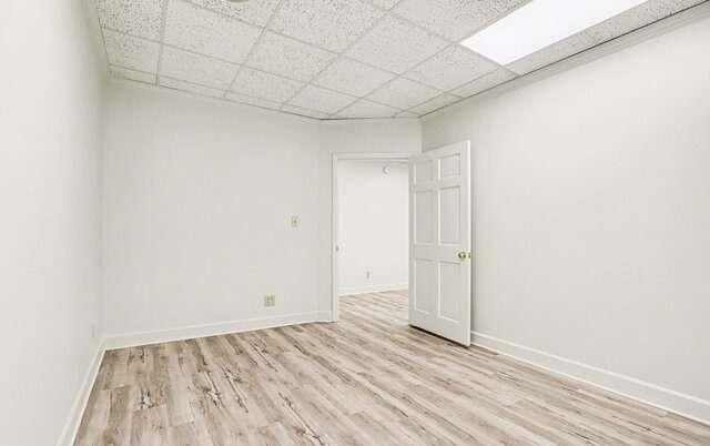 8375 Dunwoody Place Property Photo 20