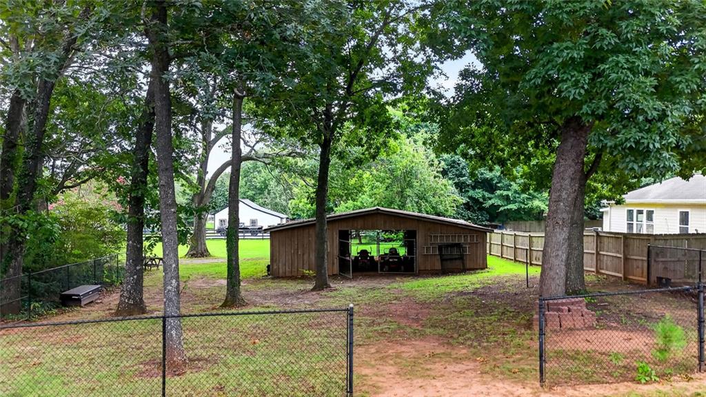 615 Tanner Road Property Photo 15
