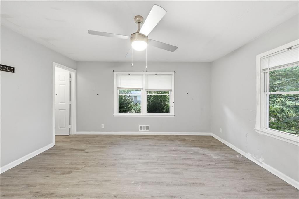 1112 Valley View Road Se Property Photo 18