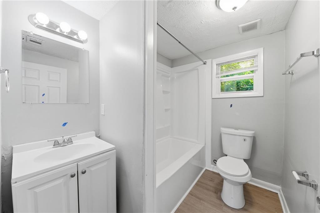 1112 Valley View Road Se Property Photo 23