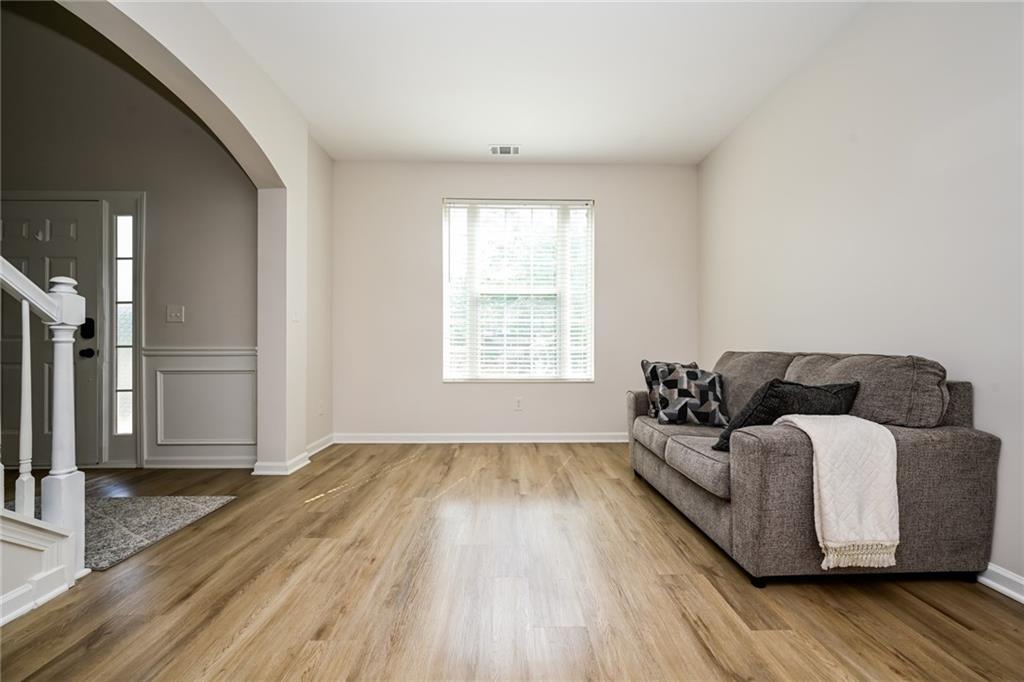 7804965 Property Photo 5
