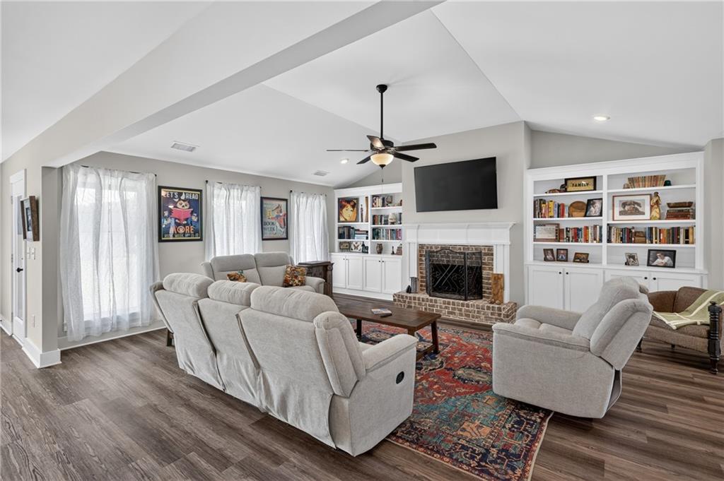198 Advent Drive Property Photo 11