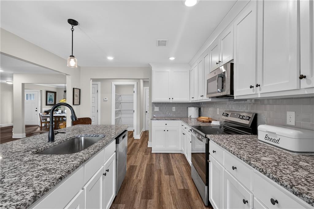 198 Advent Drive Property Photo 16