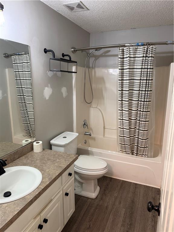 2023 Emerald Pointe Drive Property Photo 10