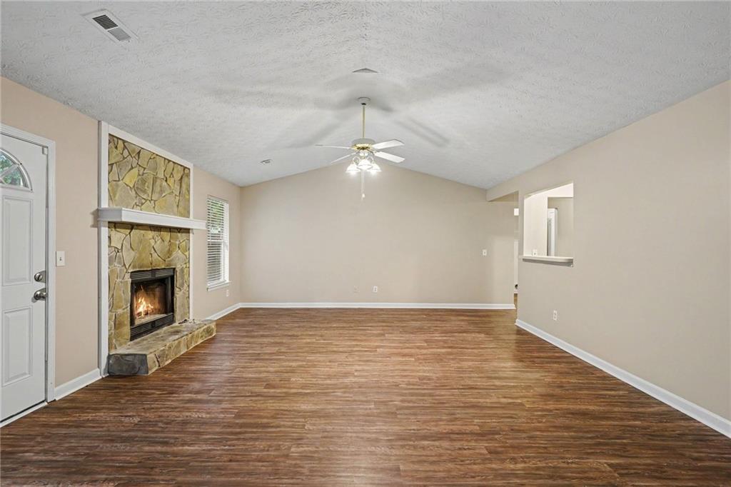 2900 Rosecommons Drive Property Photo 6