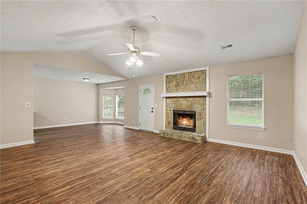 2900 Rosecommons Drive Property Photo 7