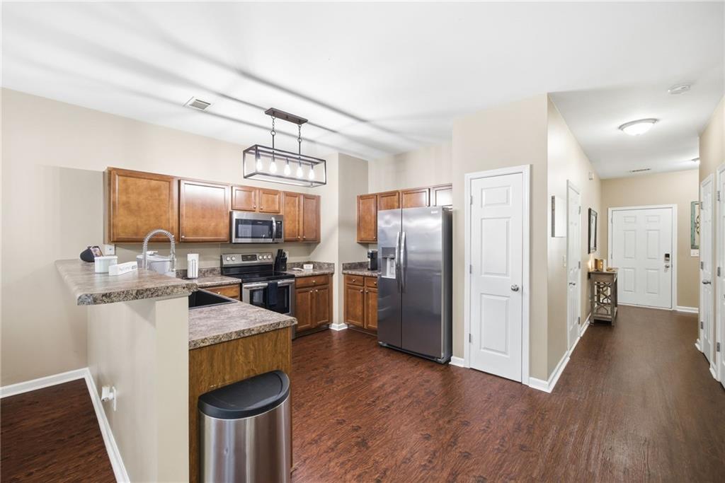 536 Oakside Place Property Photo 10