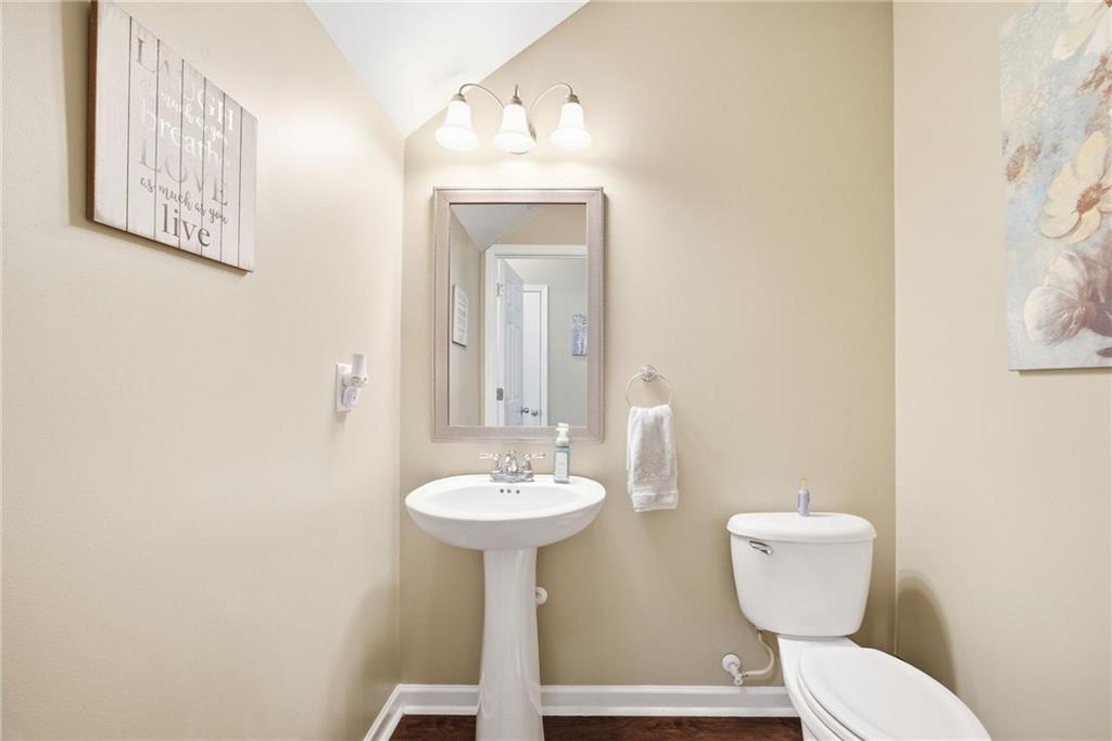 536 Oakside Place Property Photo 12