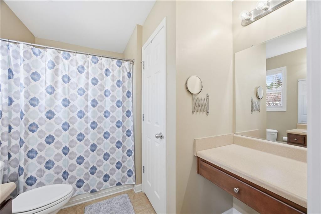 536 Oakside Place Property Photo 16