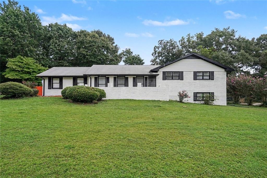 8806 Twin Oaks Drive Property Photo 1