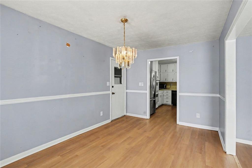 8806 Twin Oaks Drive Property Photo 7