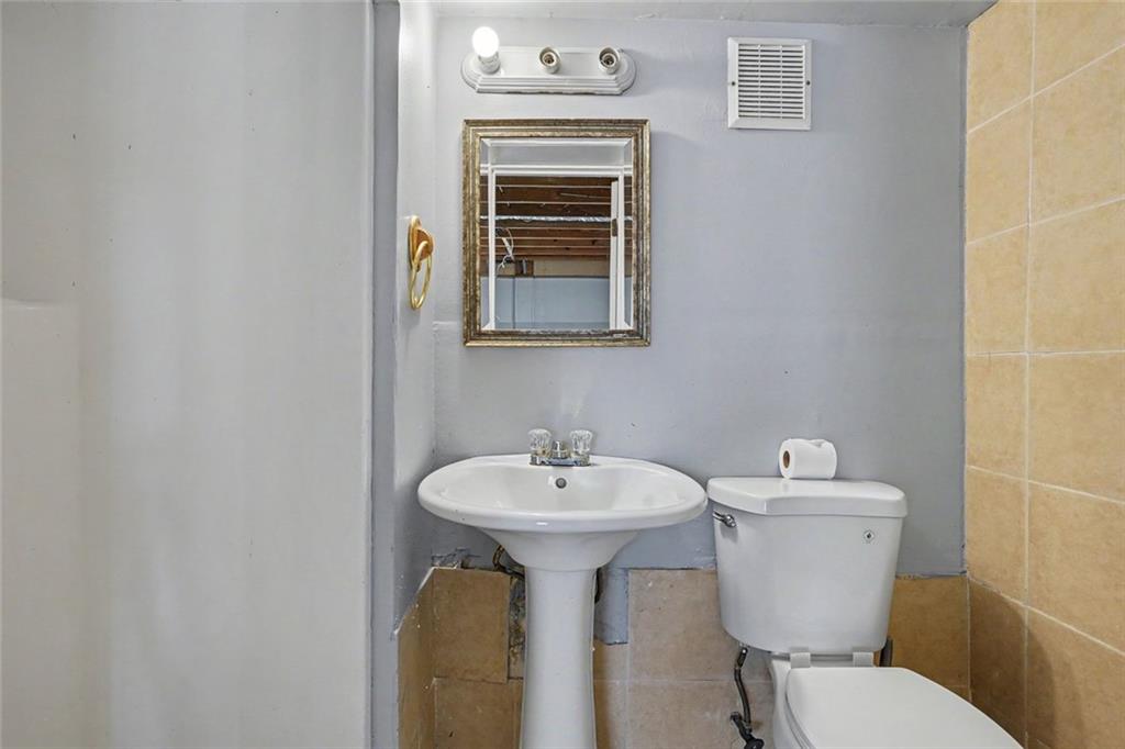 8806 Twin Oaks Drive Property Photo 18