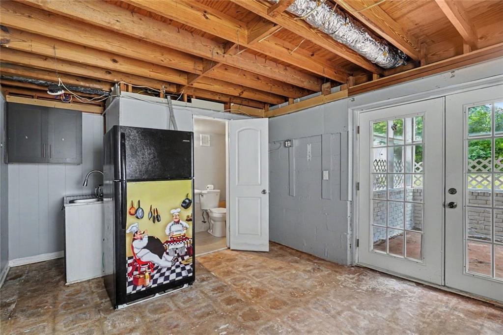 8806 Twin Oaks Drive Property Photo 24