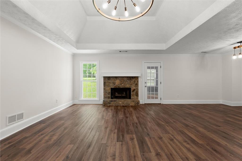 5015 Logans Run Property Photo 6