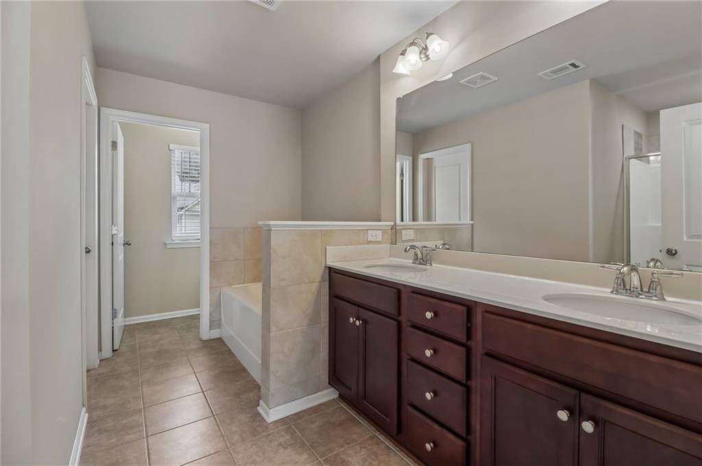 55 Grampian Way Property Photo 29