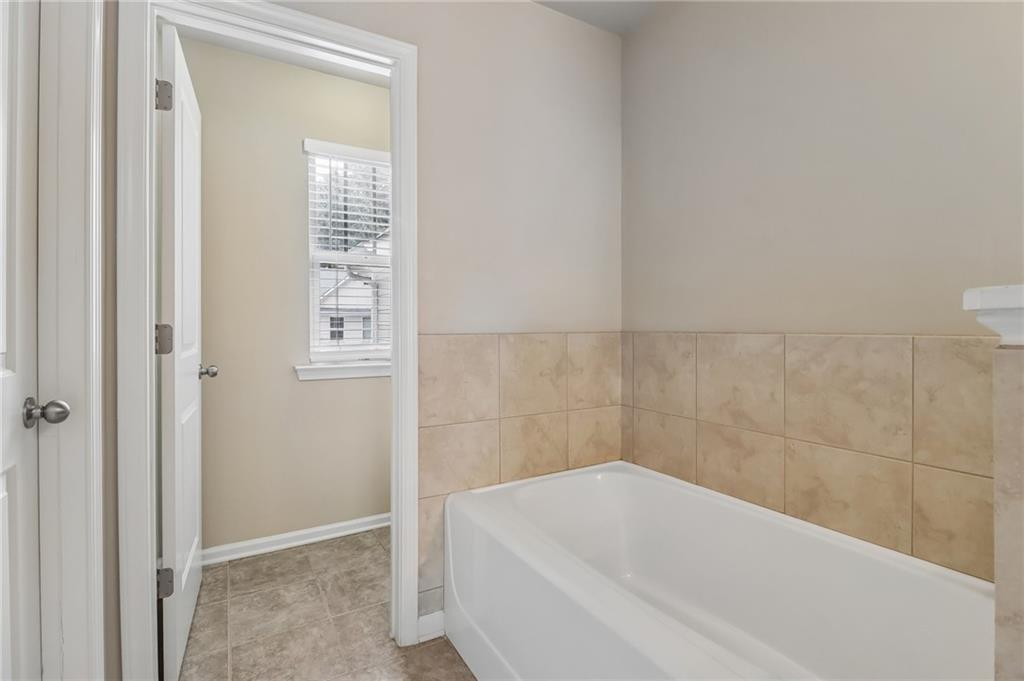 55 Grampian Way Property Photo 32