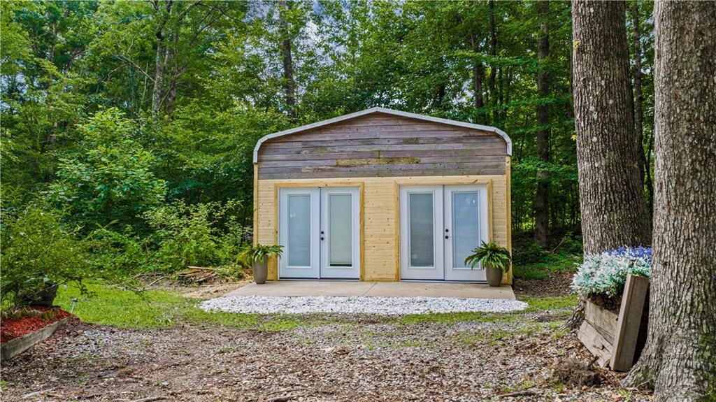 305 Golf Course Road Property Photo 12