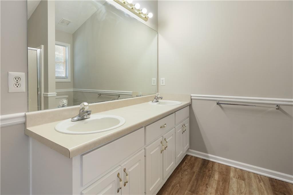 215 Cambridge Way Property Photo 17