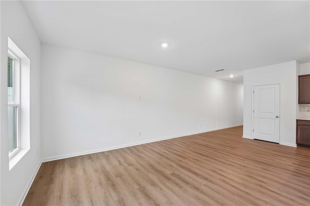 320 Dearborn Drive Property Photo 6