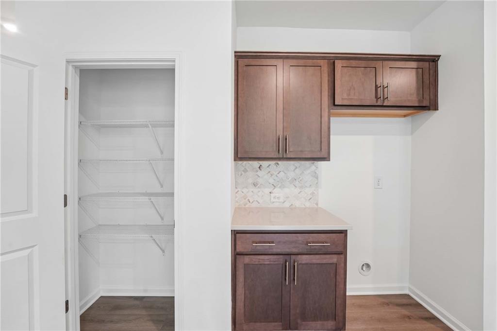 320 Dearborn Drive Property Photo 13