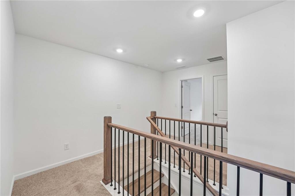 320 Dearborn Drive Property Photo 15