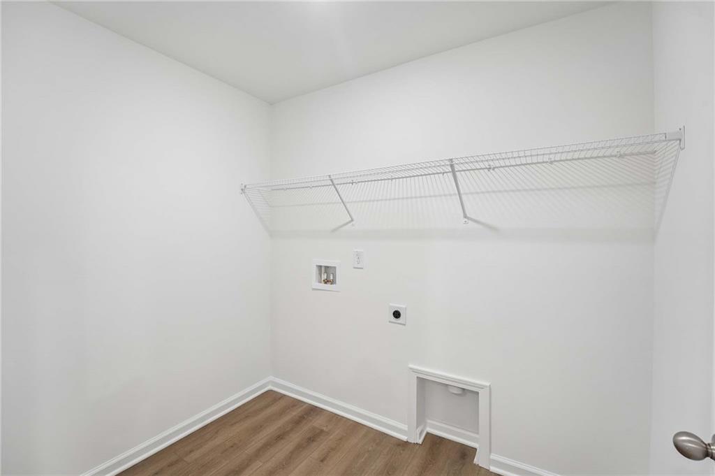 320 Dearborn Drive Property Photo 16