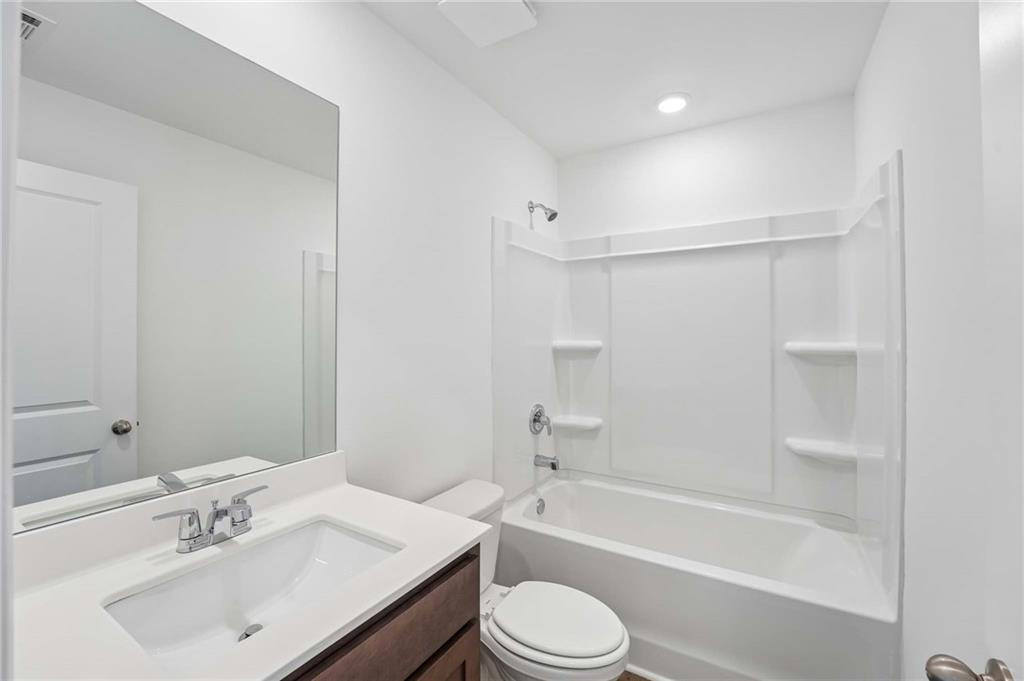 320 Dearborn Drive Property Photo 26