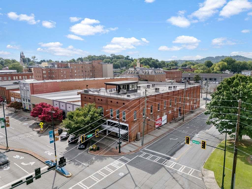 100 Broad Street Property Photo 2
