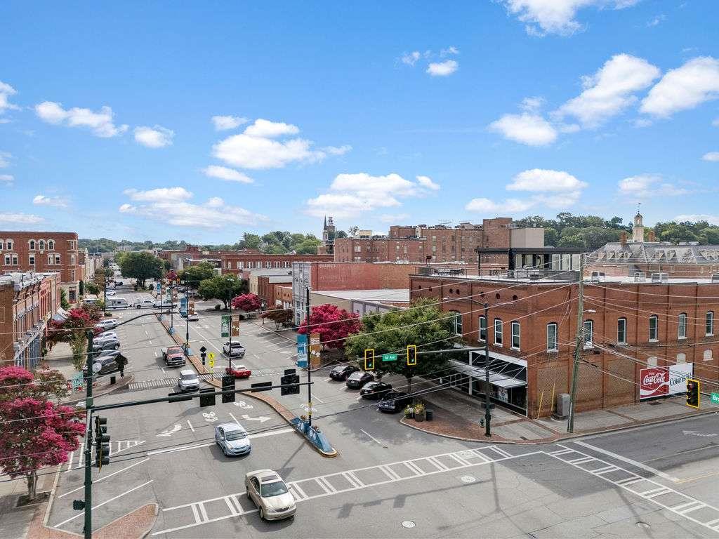 100 Broad Street Property Photo 3