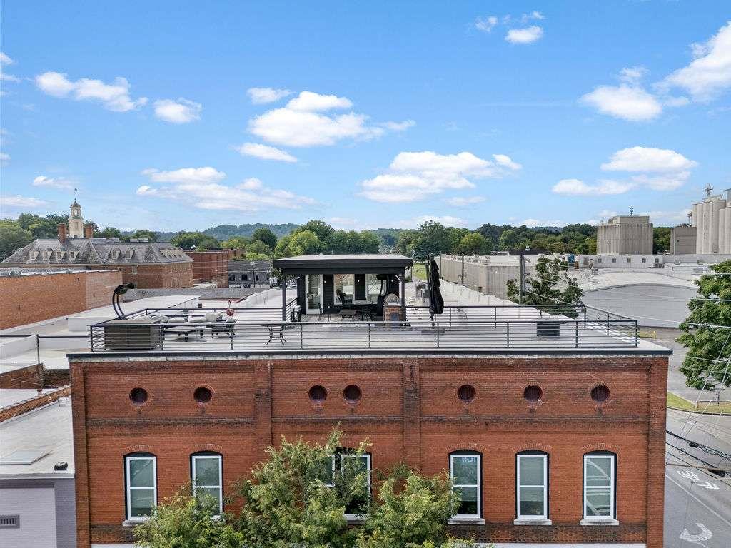 100 Broad Street Property Photo 5