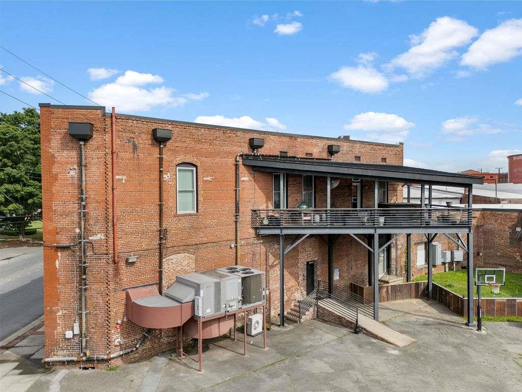 100 Broad Street Property Photo 8