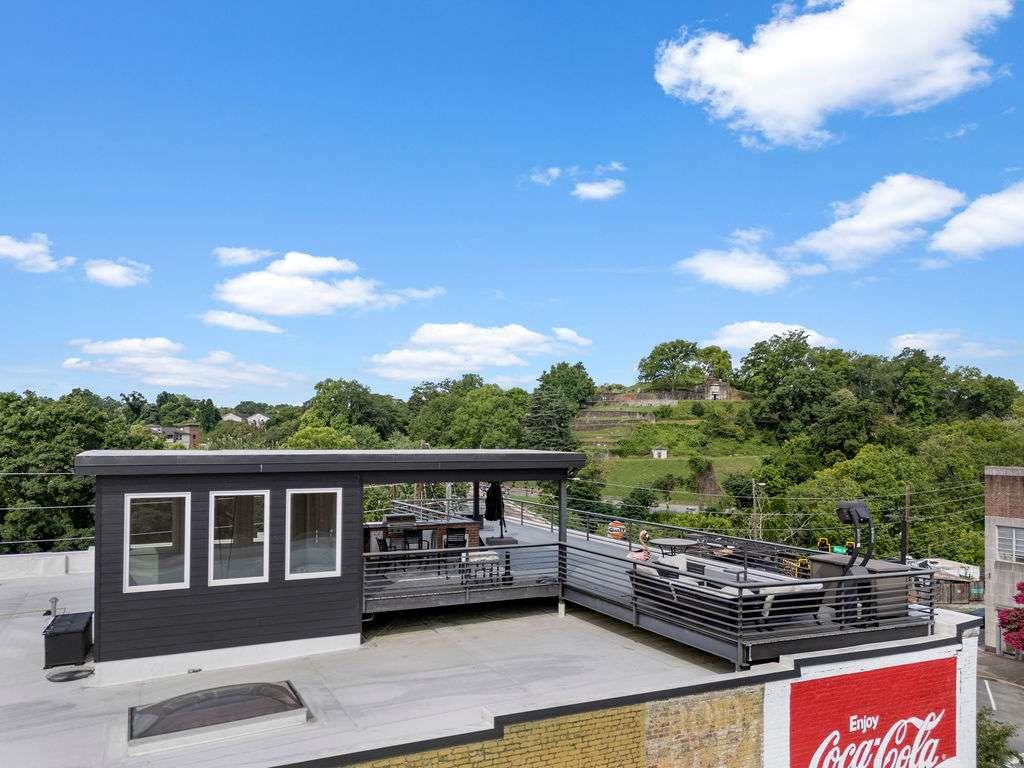 100 Broad Street Property Photo 17
