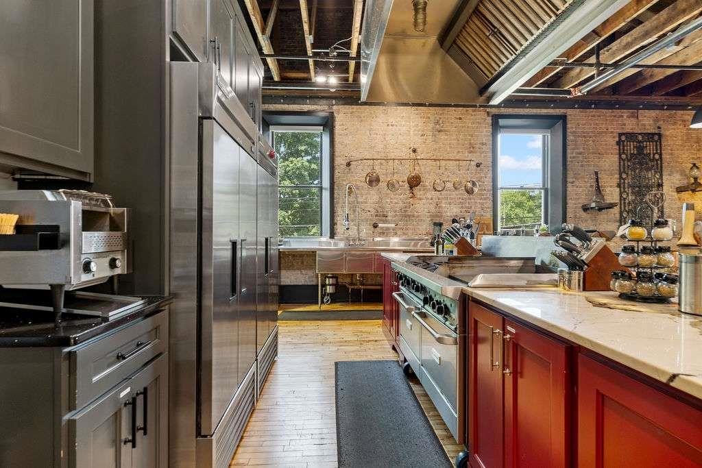 100 Broad Street Property Photo 58