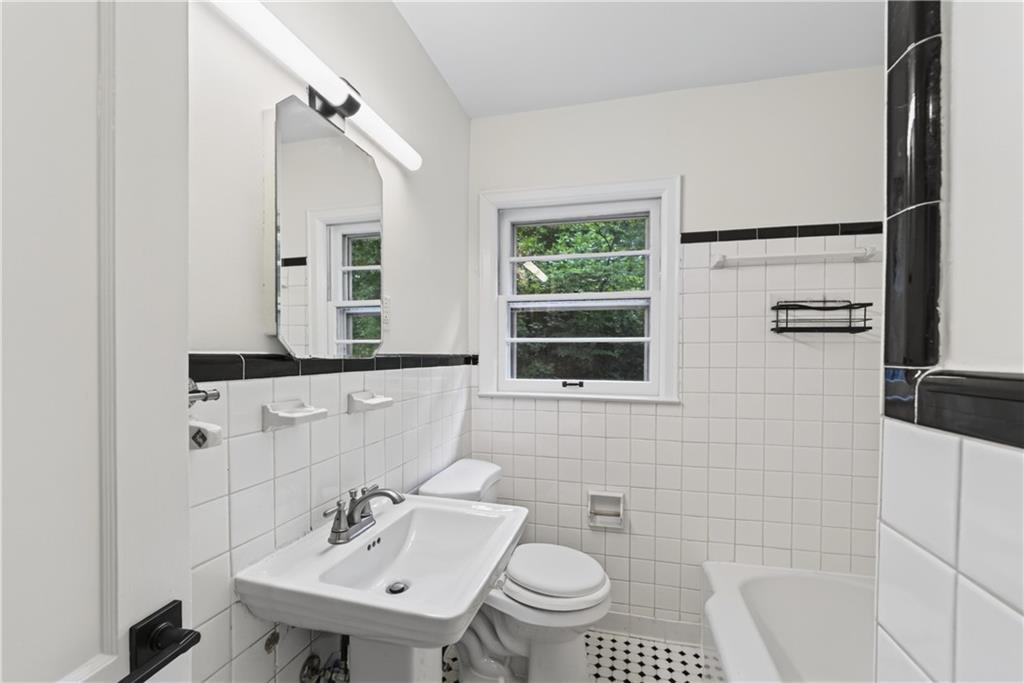 1142 Oldfield Road Property Photo 20