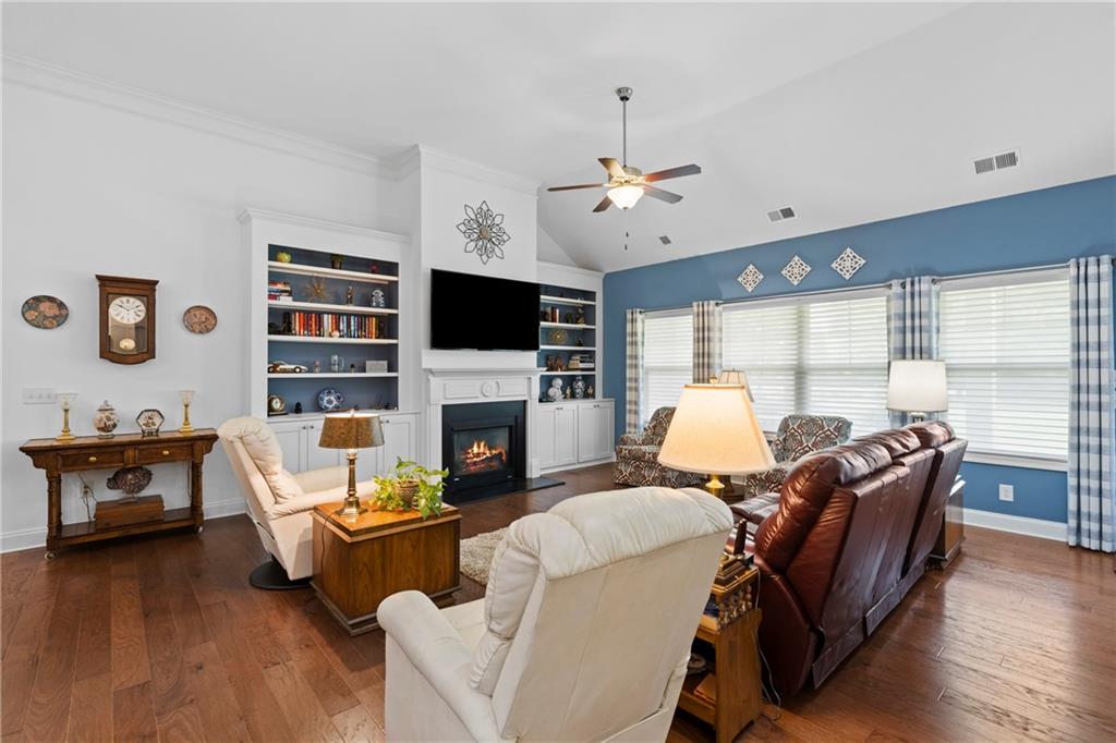 4725 Amble Trace Property Photo 9