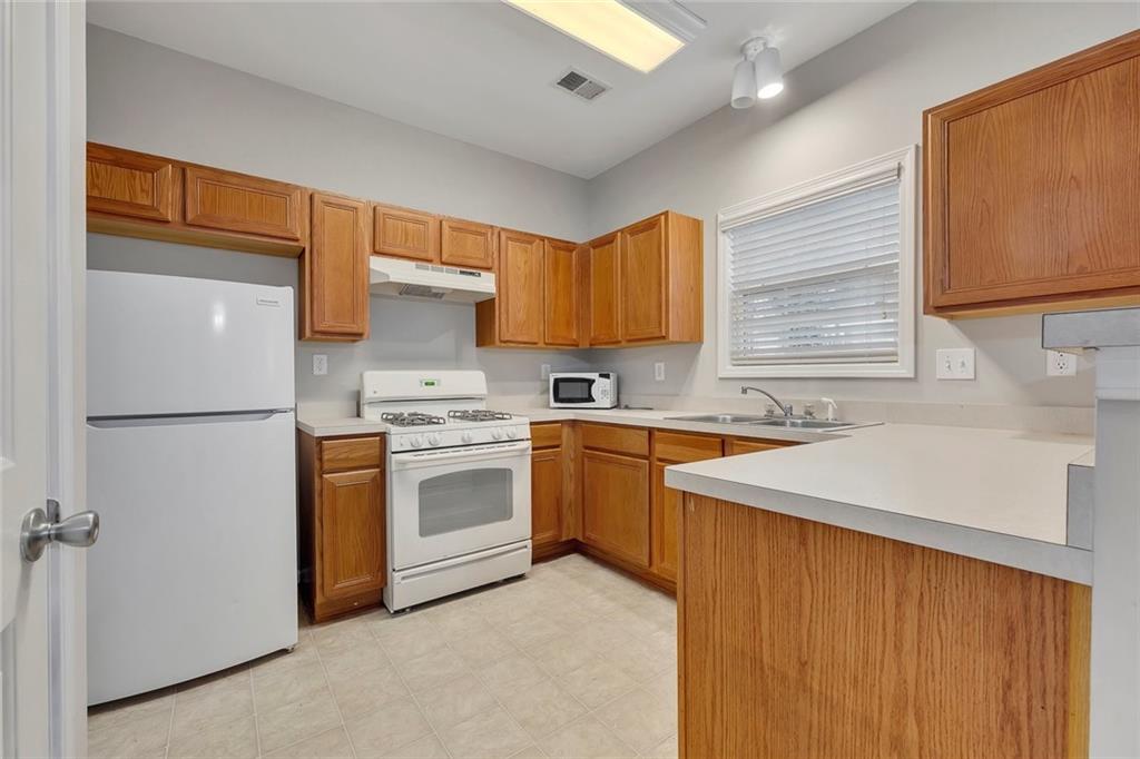 834 Ash Street Property Photo 10