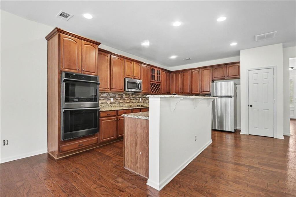 6195 Park Leaf Walk Property Photo 9