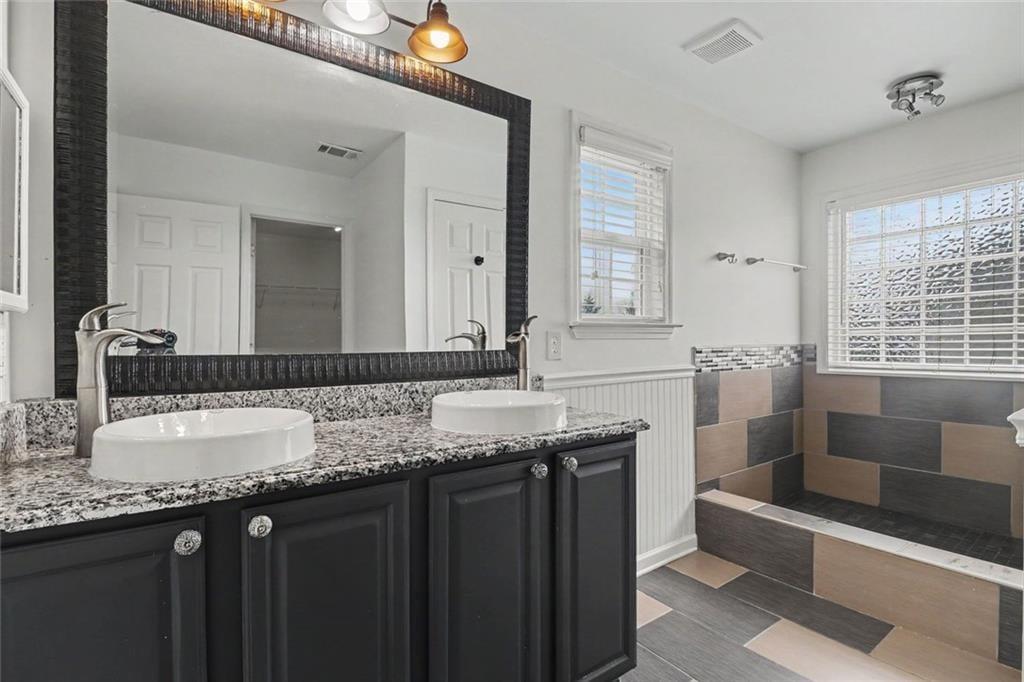 6195 Park Leaf Walk Property Photo 21