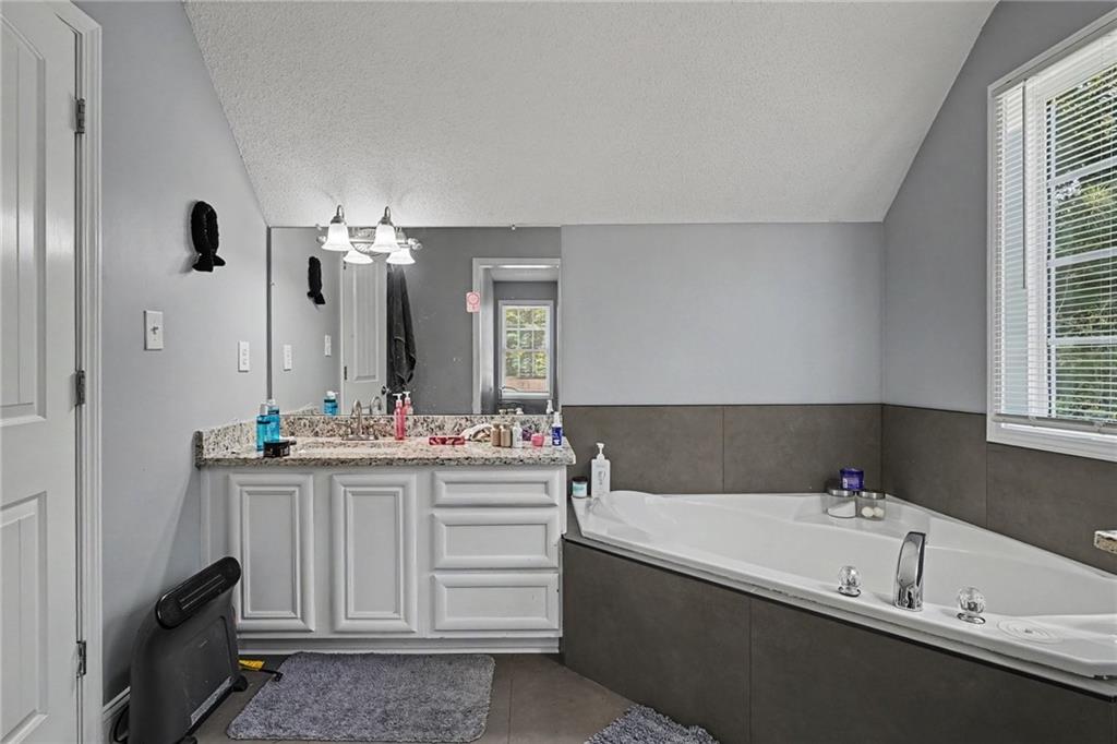 12911 Wyatt Circle Property Photo 5